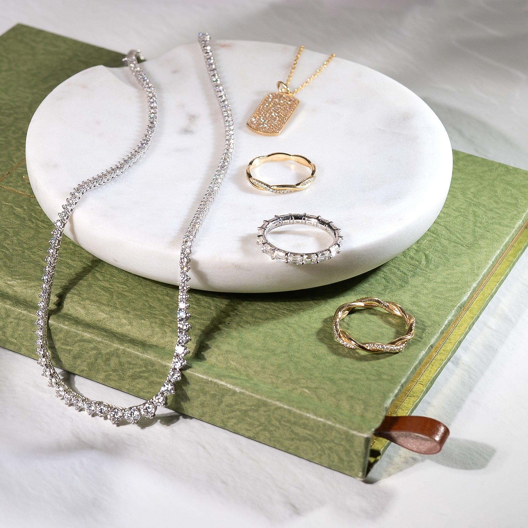 Everyday jewelry care tips – remove jewelry before shower