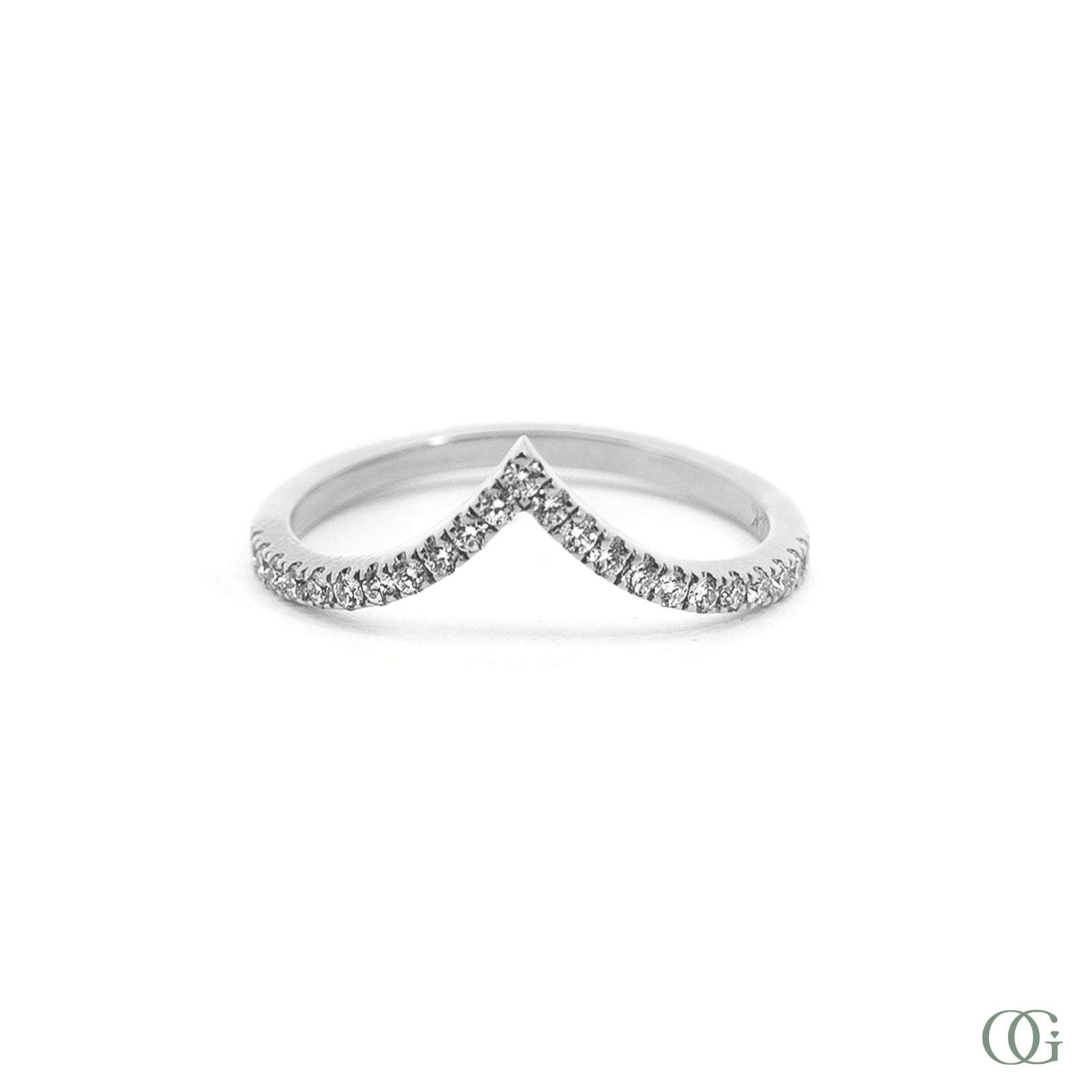 Curved V Diamond Ring (0.26 CTW)