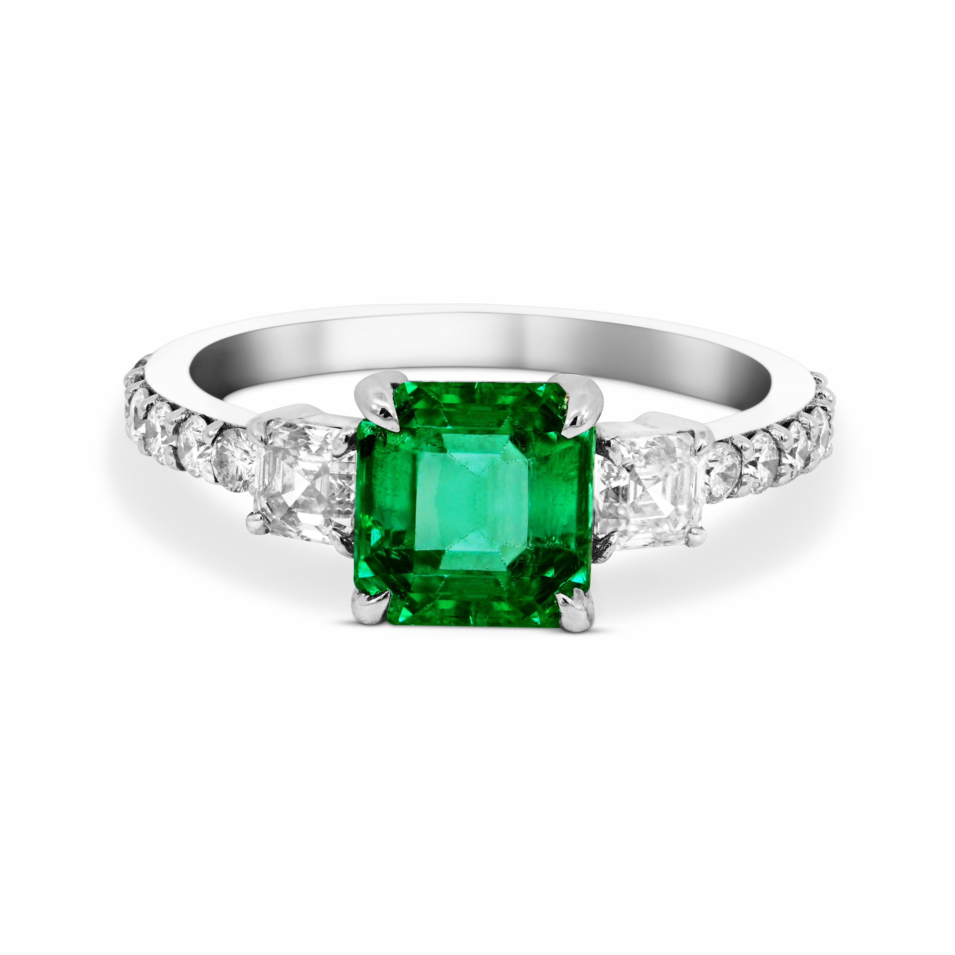 Sparkling Emerald Ring (2.80 CTW)